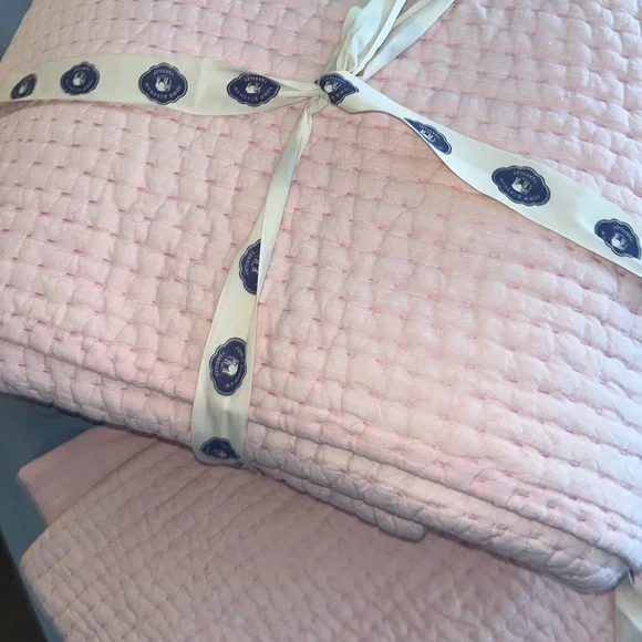 John Robshaw Light Pink Quilted Bedding - Picture 2 of 5